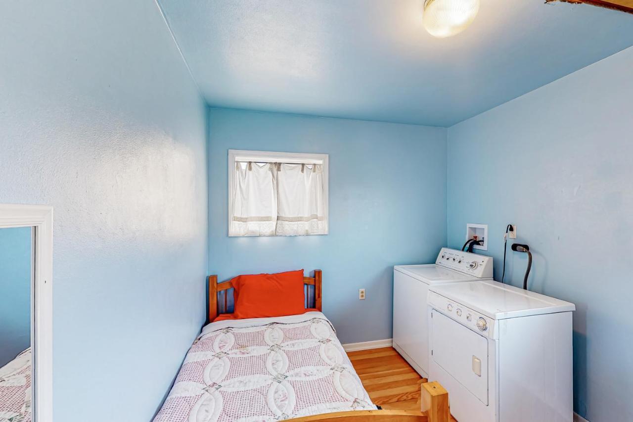 Cozy Corner By The Bay Reedsport Exterior foto